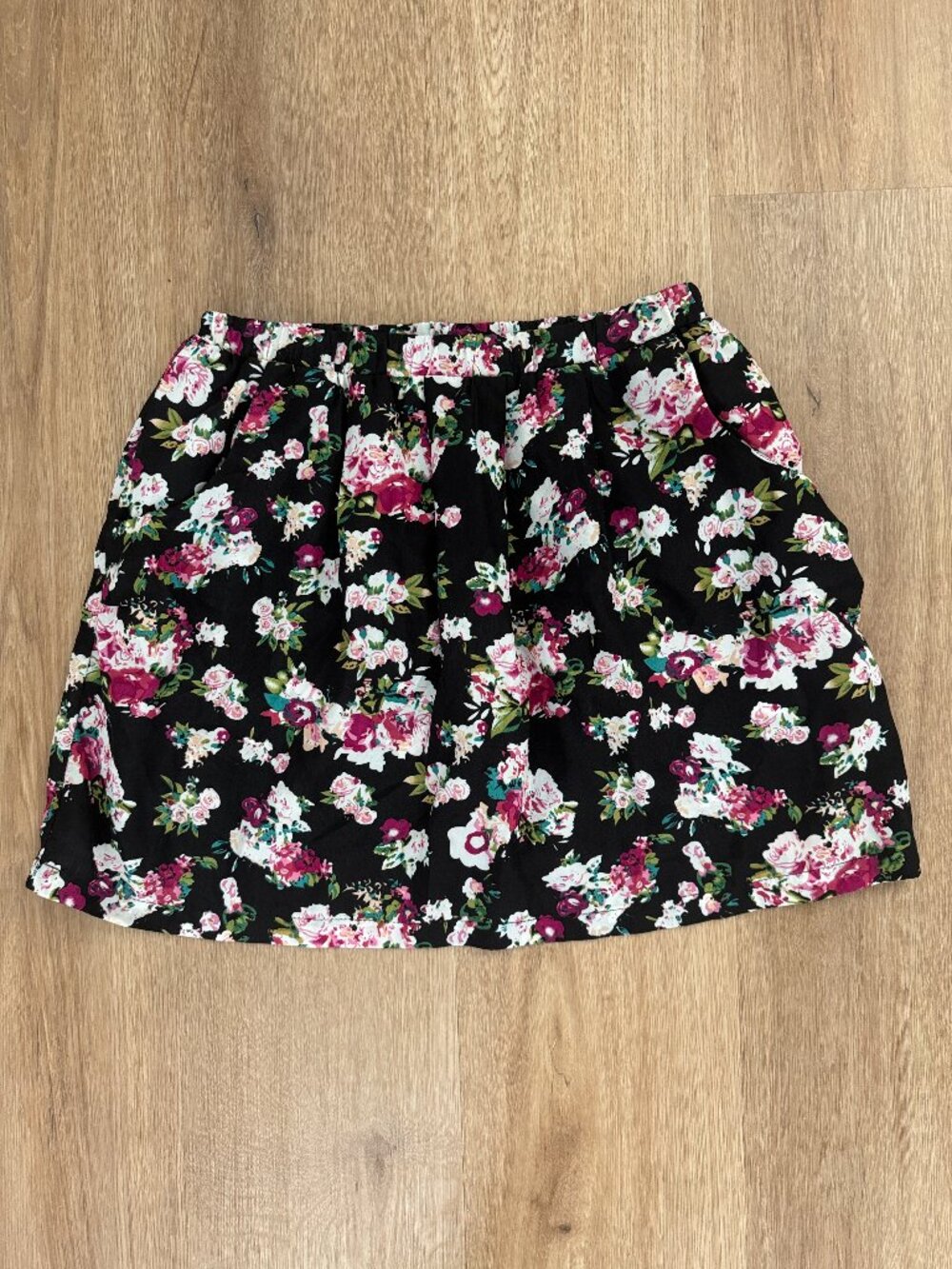 Pins & Needles Urban Outfitters Black Floral High Rise Shorts S